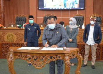 Rapat Paripurna DPRD Kota Depok Dalam Rangka Penyampaian Pandangan Umum Fraksi Golkar Terhadap 6 Raperda Kota Depok Tahun 2022