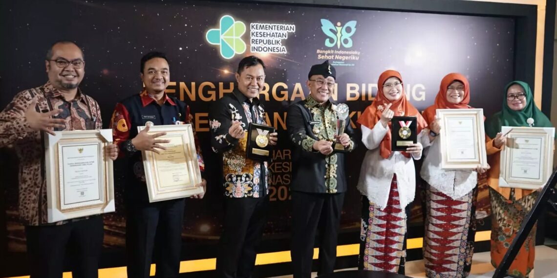Keren! Kota Depok Raih Enam Penghargaan STBM Award dari Kemenkes